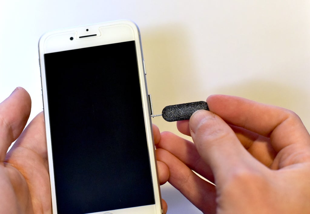 1.取下sim卡.jpg 1.取下sim卡.jpg