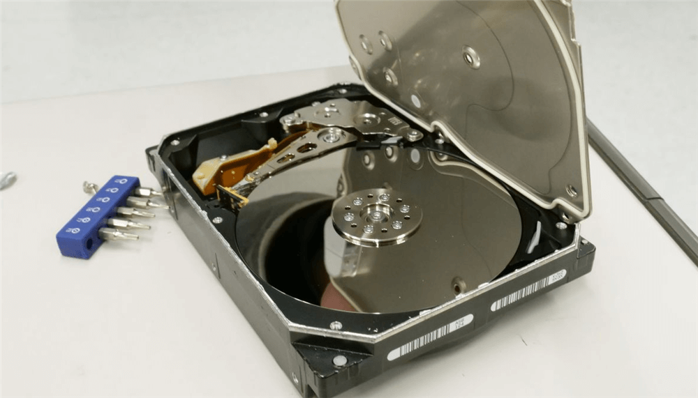 氦气硬盘和普通硬盘的区别 氦气硬盘和普通硬盘的区别