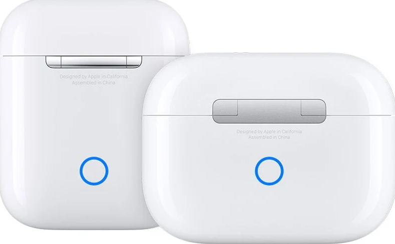 按住背面按钮至少 15 秒 按住背面按钮至少 15 秒