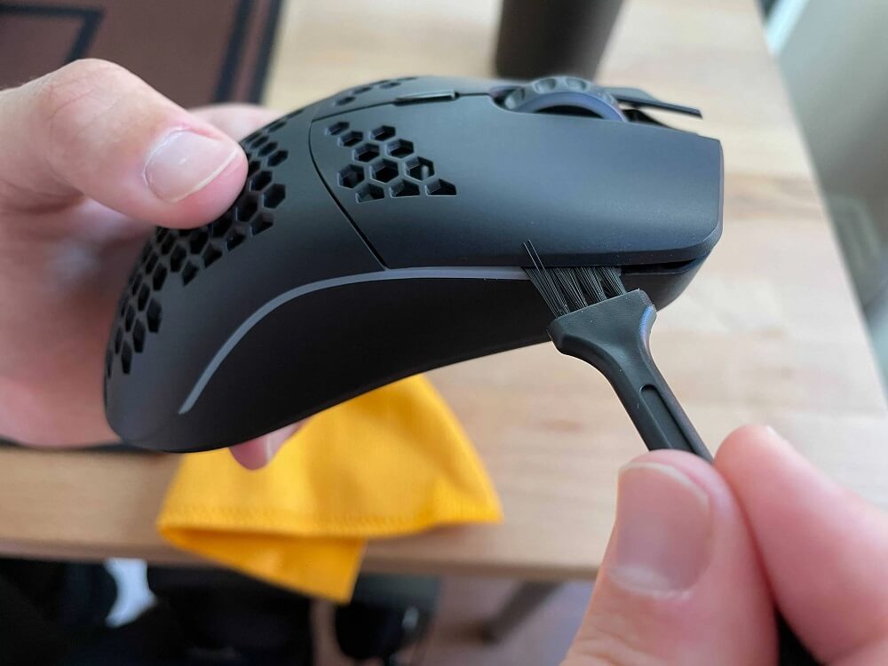 1.清理鼠标积灰.jpg 1.清理鼠标积灰.jpg