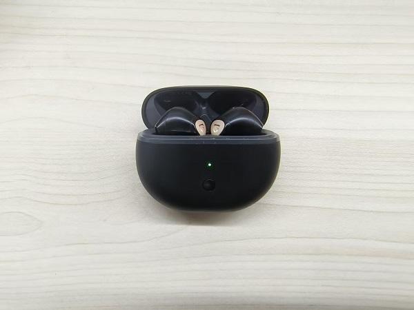 2.注意充电仓指示灯颜色.jpg 2.注意充电仓指示灯颜色.jpg