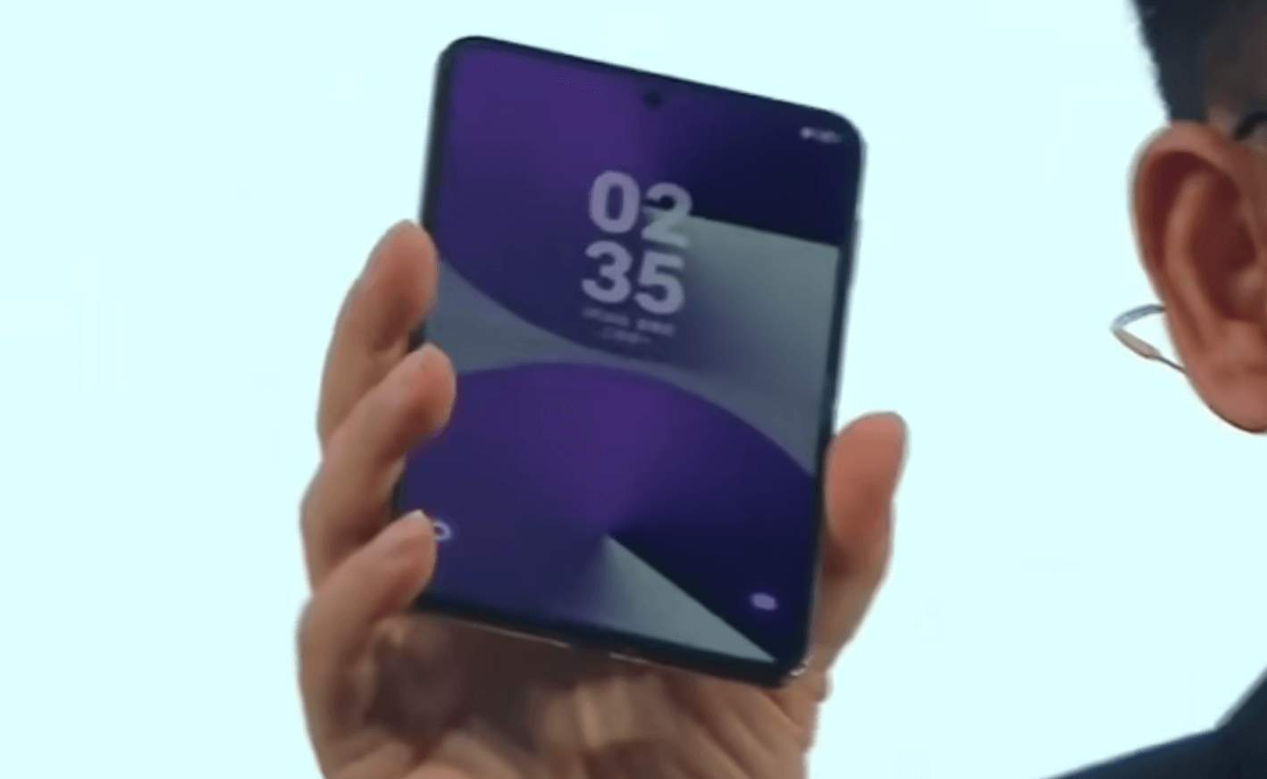 5.Pura X 折叠屏手机外观.png 5.Pura X 折叠屏手机外观.png